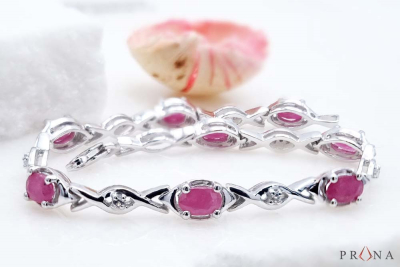 Biżuteria srebrna z rubinami - symbol miłości i pasji